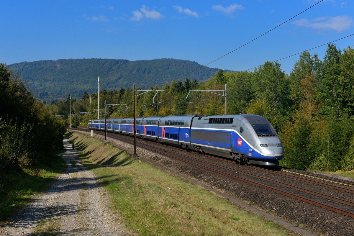 TGV 4716 am 01.10.2015 bei Rupperswil. 