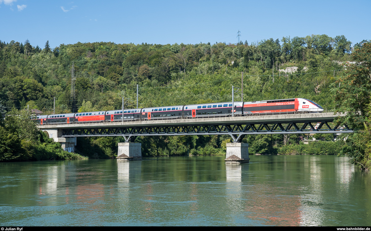 TGV Duplex mit Triebkopf 4716 am 21. August 2020 auf der Aarebrücke bei Olten.