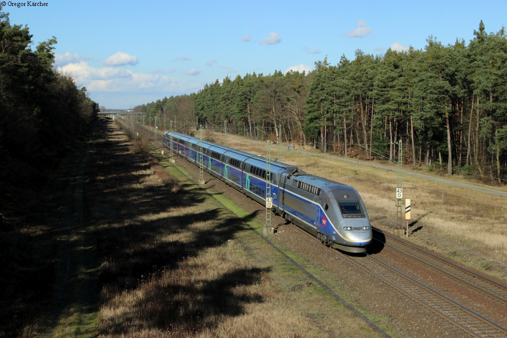 TGV Euroduplex auf dem Weg nach Marseille. Aufgenommen am 17.02.2014 bei Graben-Neudorf.