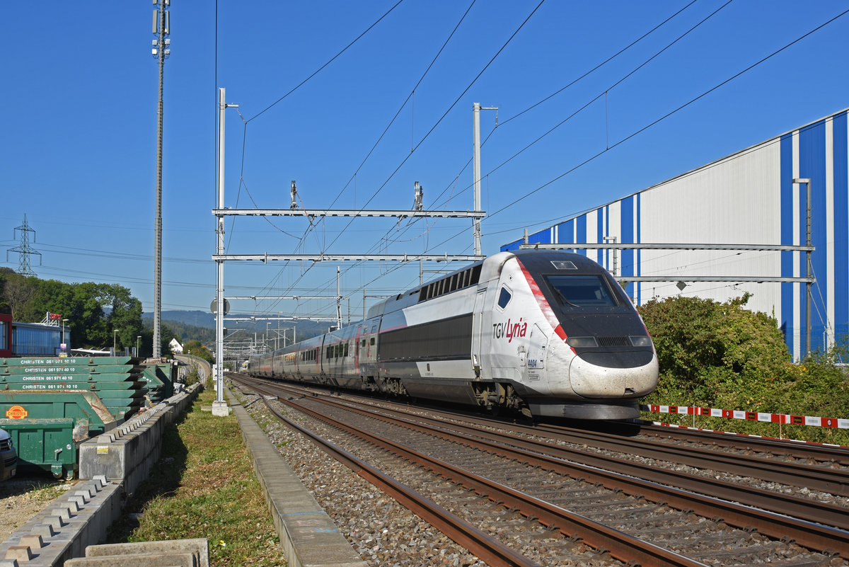 TGV Lyria 4404 fährt Richtung Bahnhof Itingen. Die Aufnahme stammt vom 17.09.2019.