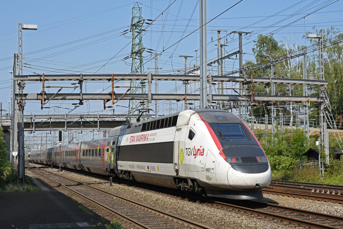 TGV Lyria 4407  Stan Wawrinka  durchfährt den Bahnhof Muttenz. Die Aufnahme stammt vom 29.08.2019.