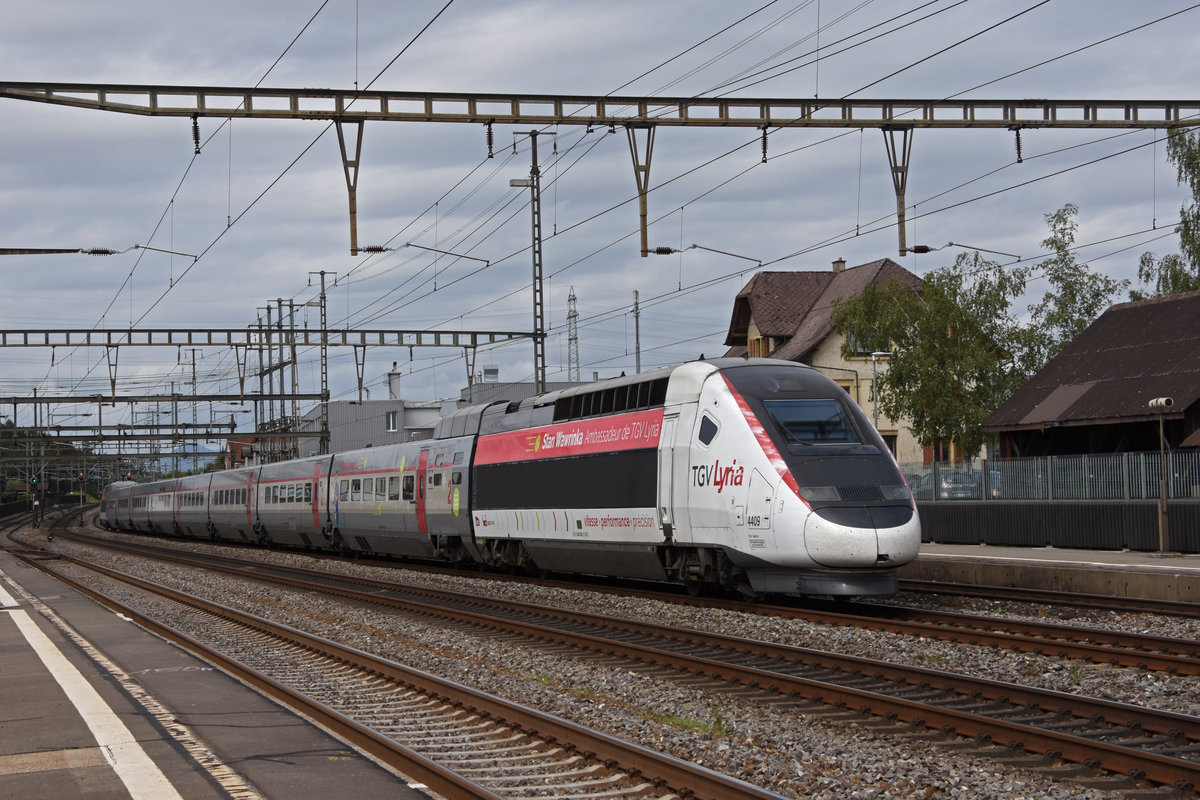 TGV Lyria 4409 durchfährt den Bahnhof Rupperswil. Die Aufnahme stammt vom 31.07.2019.