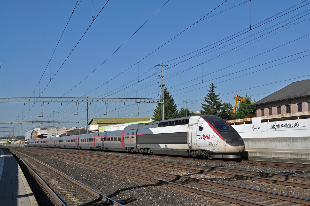 TGV Lyria 4410 durchfährt den Bahnhof Rothrist. Die Aufnahme stammt vom 25.08.2016.