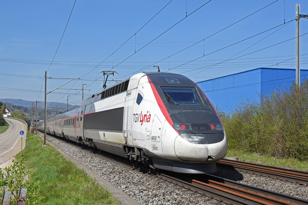 TGV Lyria 4410 fährt Richtung Bahnhof Lausen. Die Aufnahme stammt vom 18.04.2019.