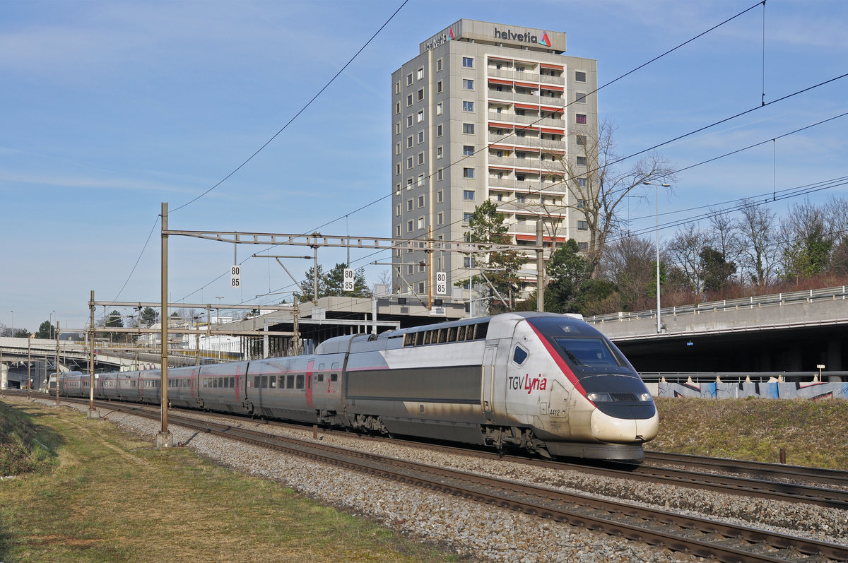 TGV Lyria 4412 fährt Richtung Bahnhof Muttenz. Die Aufnahme stammt vom 25.01.2018.
