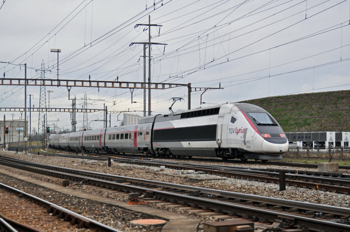 TGV Lyria 4416 fährt Richtung Bahnhof Muttenz. Die Aufnahme stammt vom 04.03.2017.