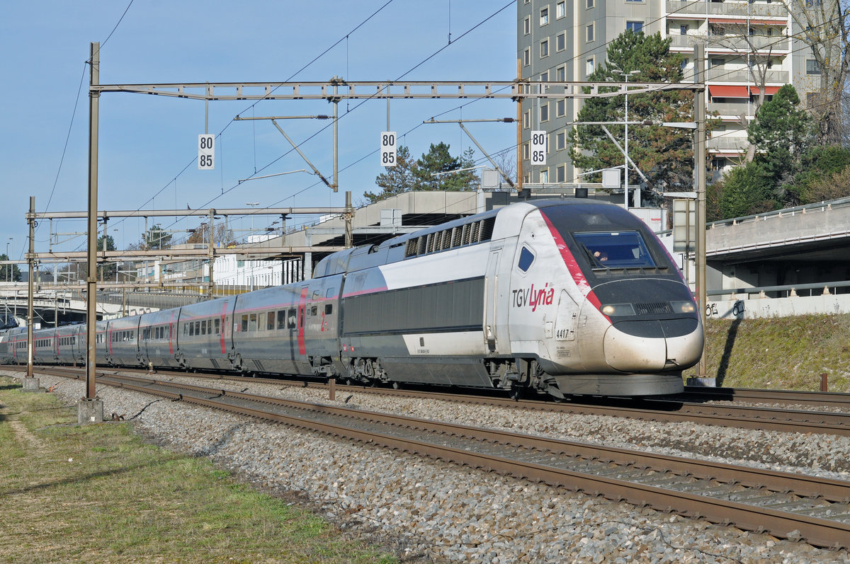 TGV Lyria 4417 fährt Richtung Bahnhof Muttenz. Die Aufnahme stammt vom 21.11.2017.
