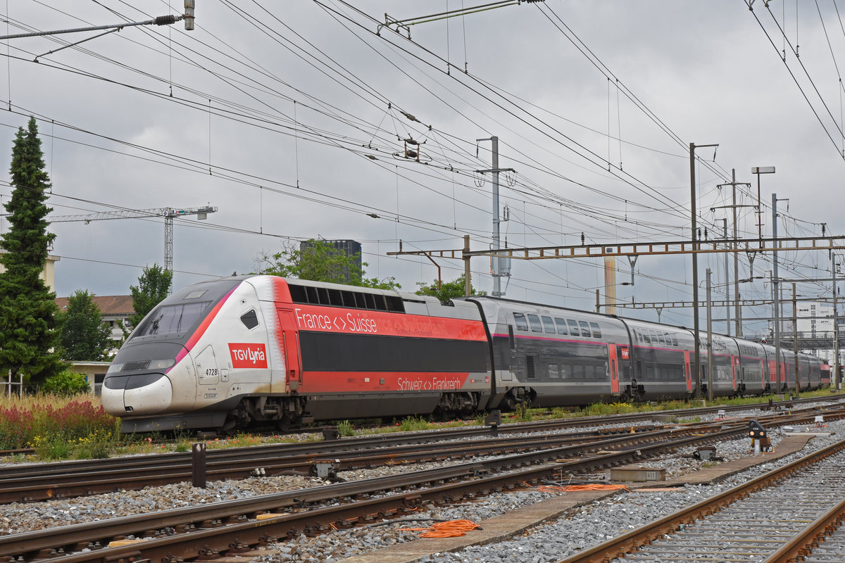 TGV Lyria 4728 durchfährt den Bahnhof Pratteln. Die Aufnahme stammt vom 11.06.2019.