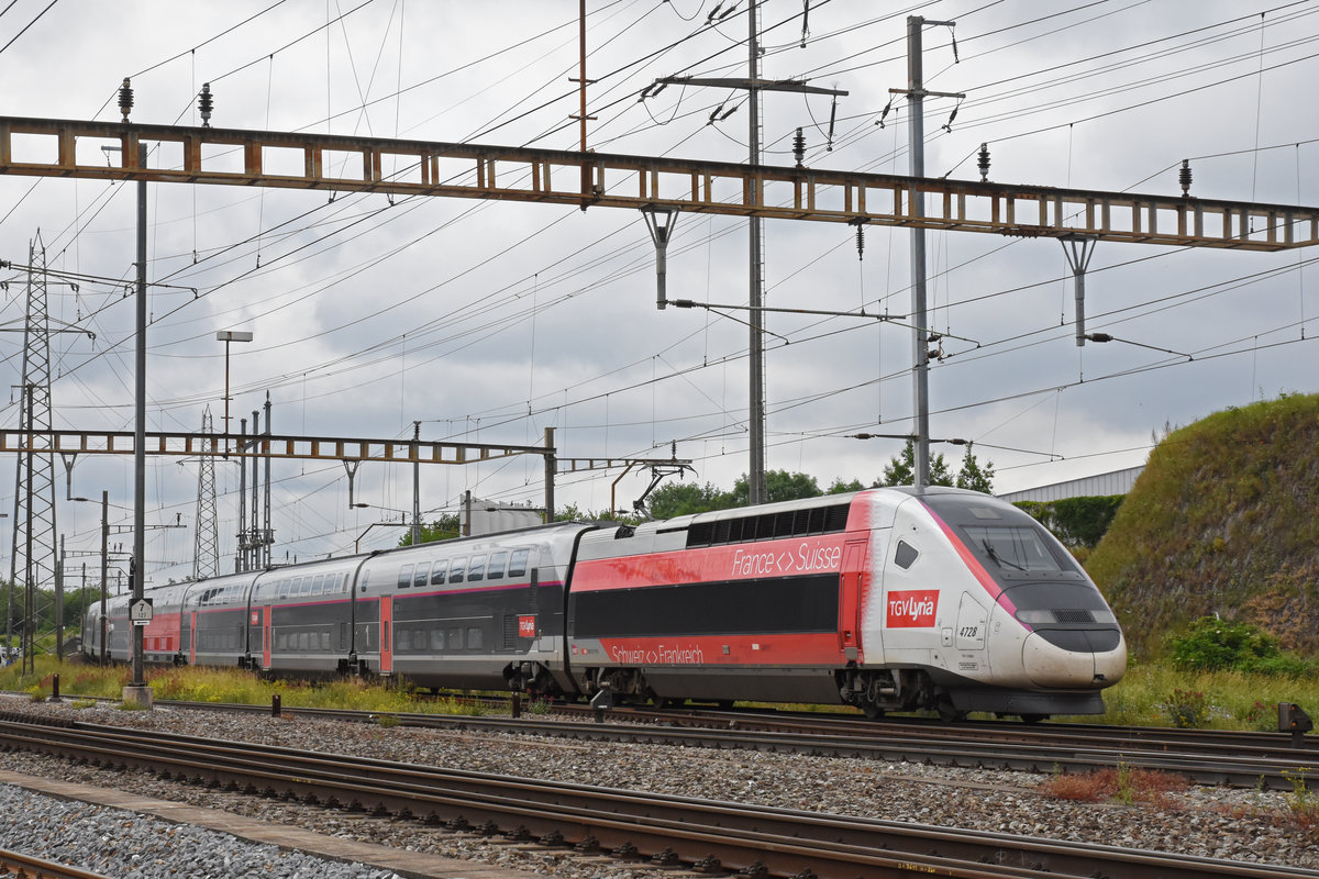 TGV Lyria 4728 durchfährt den Bahnhof Pratteln. Die Aufnahme stammt vom 11.06.2019.