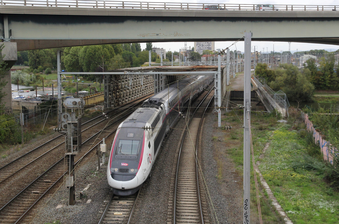 TGV-Triebzug 4714 der SNCF // Thionville //  26. September 2022