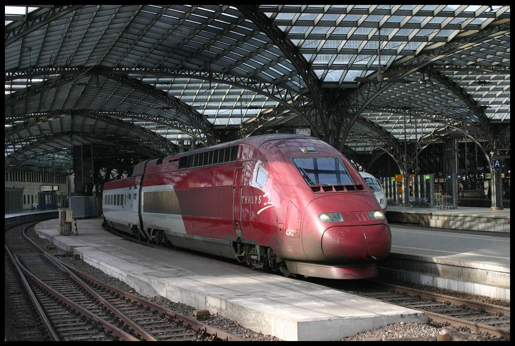Thalys 4342 ist hier am 17.3.2005 im HBF Köln angekommen.