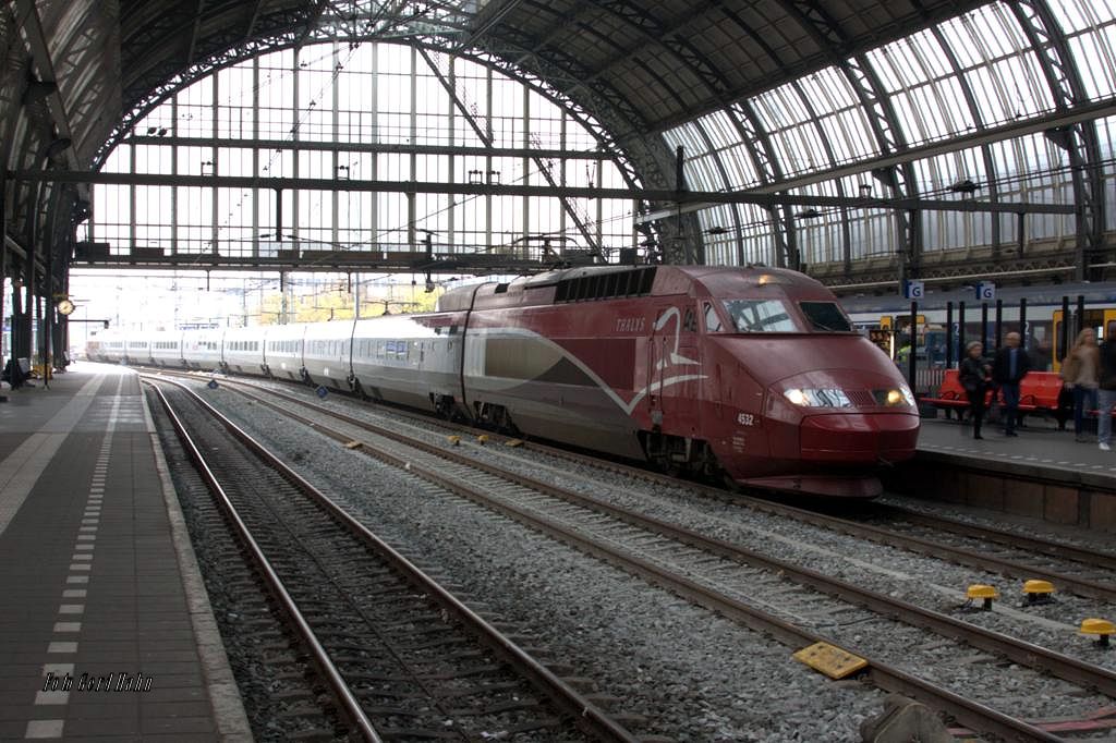 Thalys 4532 aus Paris am 27.10.2014 in Amsterdam Centraal.