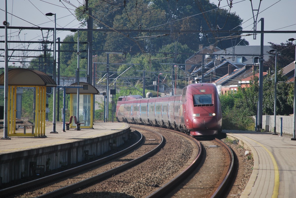 Thalys PBKA nach Kln fhrt durch den Bhf Ans (27. September 2013).