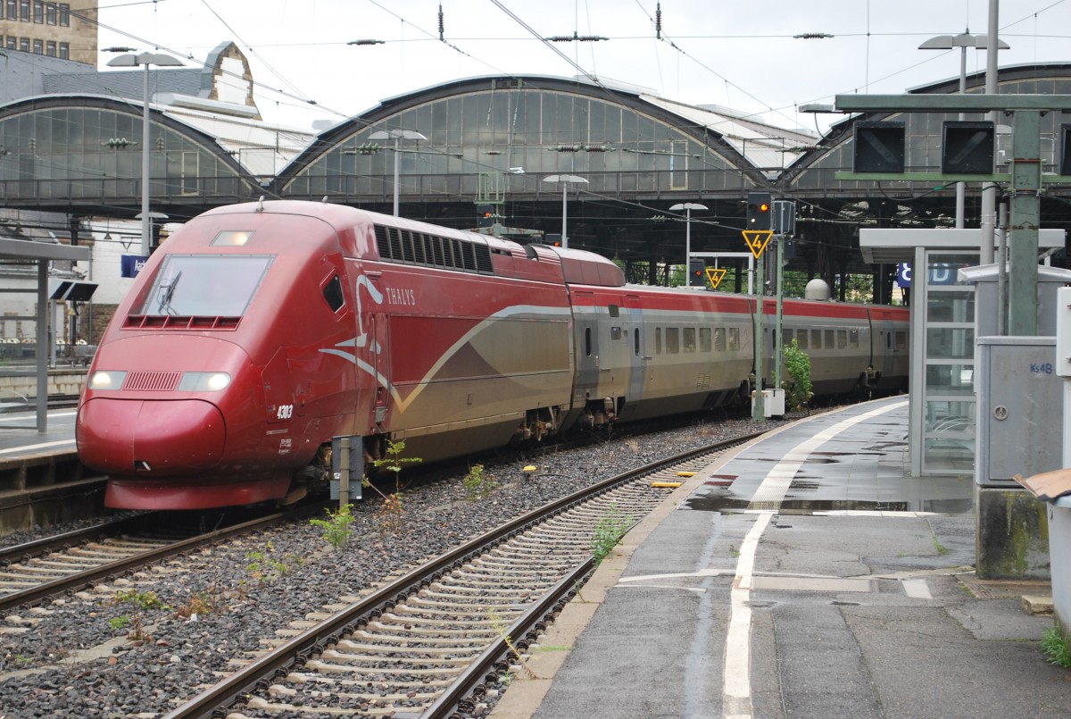 Thalys PBKA Nr. 4303 hält in Aachen Hbf auf Gleis 7 und wird dann über Mönchen-Gladbach nach Köln umgeleitet. 27. Juli 2015.