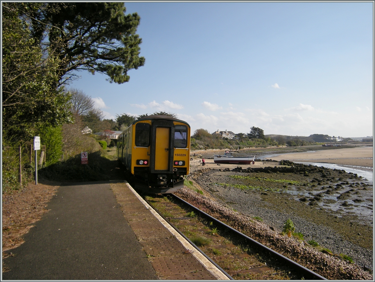 The Bay Line: Auf dem Weg nach St Ives verlässt der Treibzug 150 229 Lelant. 
17. April 2008