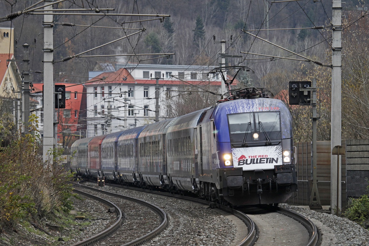  The Red Bulletin Fashion Train  1116.248 als Railjet in Kapfenberg am 26.11.2014.