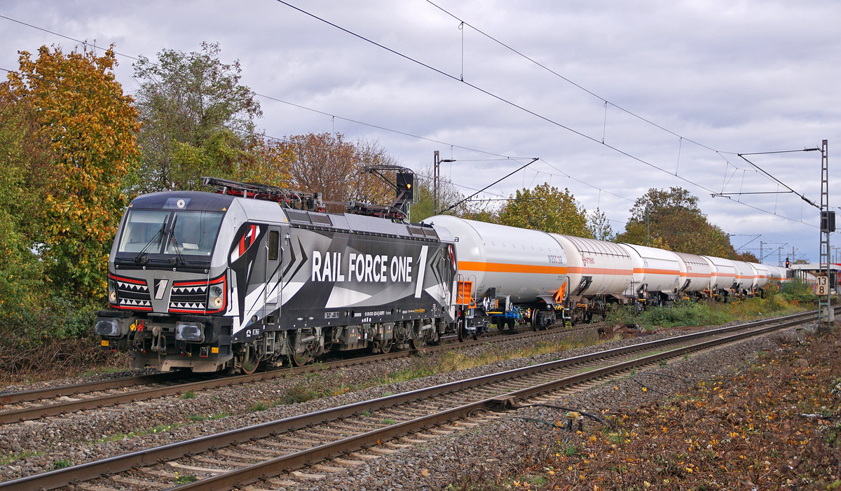 The Shark - Lokomotive 193 623-6 am 26.10.2020 in Duisburg.