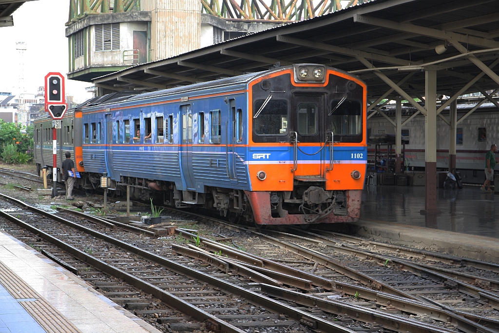 THN 1102 (1A' 2', dh, Tokyu, Bj.1983) am 17.Oktober 2018 im Bf. Hua Lamphong.