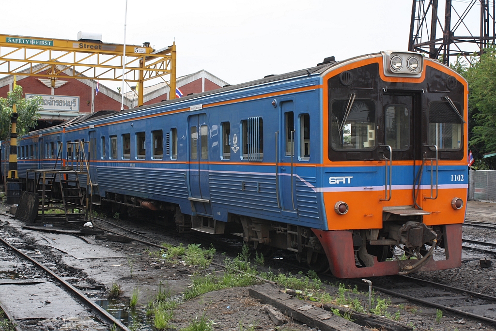 THN 1102 (1A' 2', dh, Tokyu, Bj.1983) am 31.Mai 2013 im Depot Thon Buri.