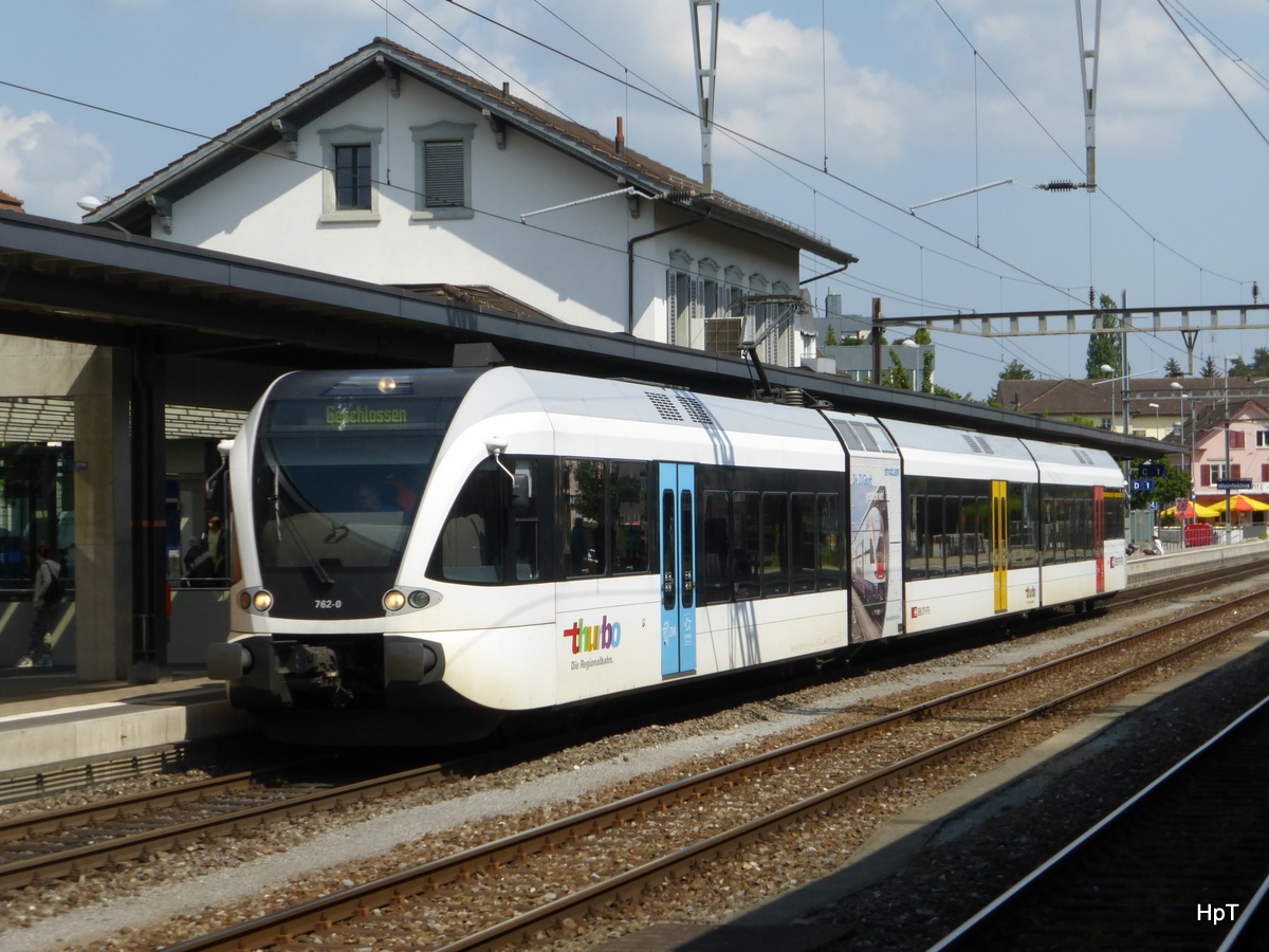 Thurbo / SBB - Triebzug RABe 526 762-0 im Bahnhof Weinfelden am 27.05.2015