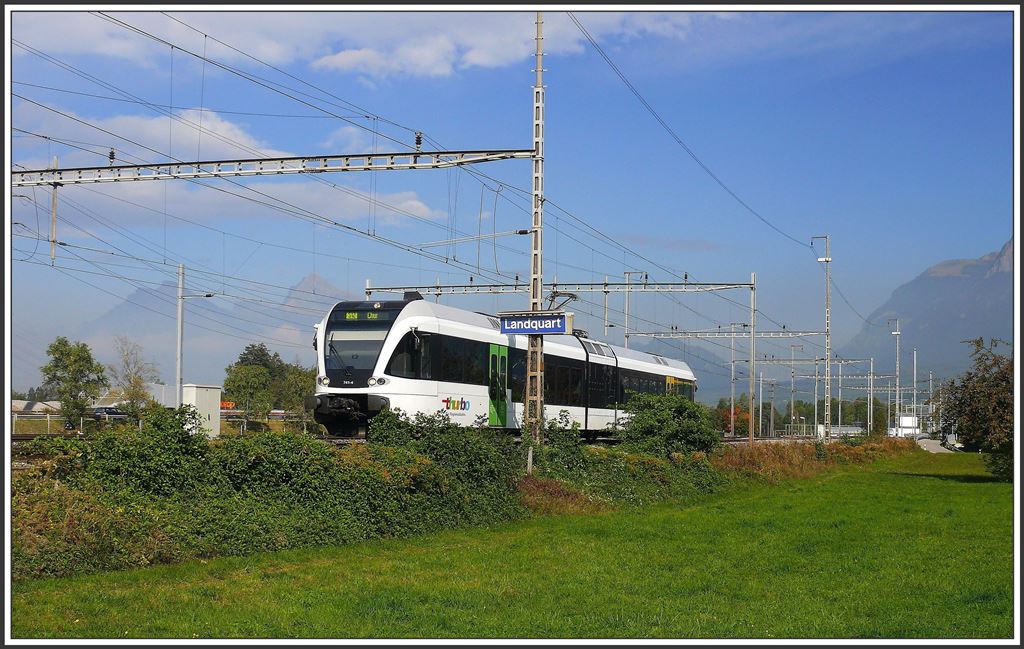 Thurbo S12 24241 mit 741-4 in Landquart. (03.10.2015)