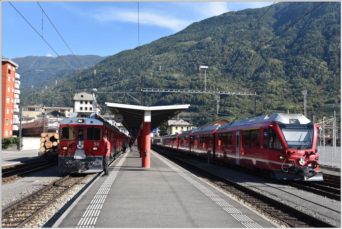 Tirano, Ausgangspunkt der Berninastrecke, mit BEX960 ABe 8/16 3503 und R1660 mit ABe 4/4 III 56  Corviglia . (06.10.2016)