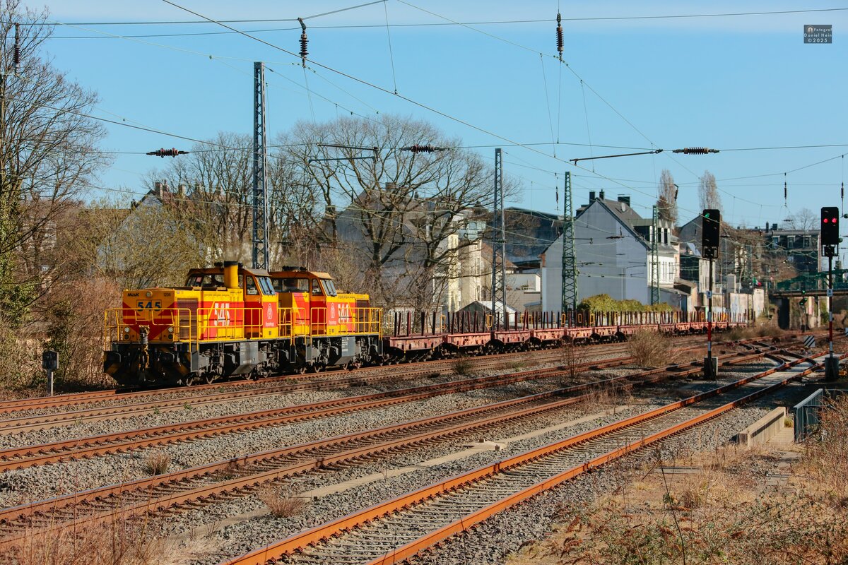 TKSE 545 & 544 (275 851-4) MaK G1206 mit leeren Brammenzug in Wuppertal, M�rz 2025.