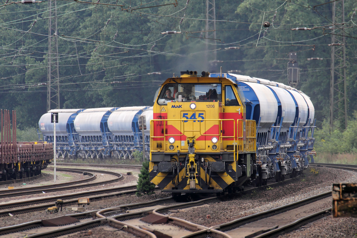 TKSE 545 (275 112-1) durchfährt Duisburg-Entenfang 18.8.2017