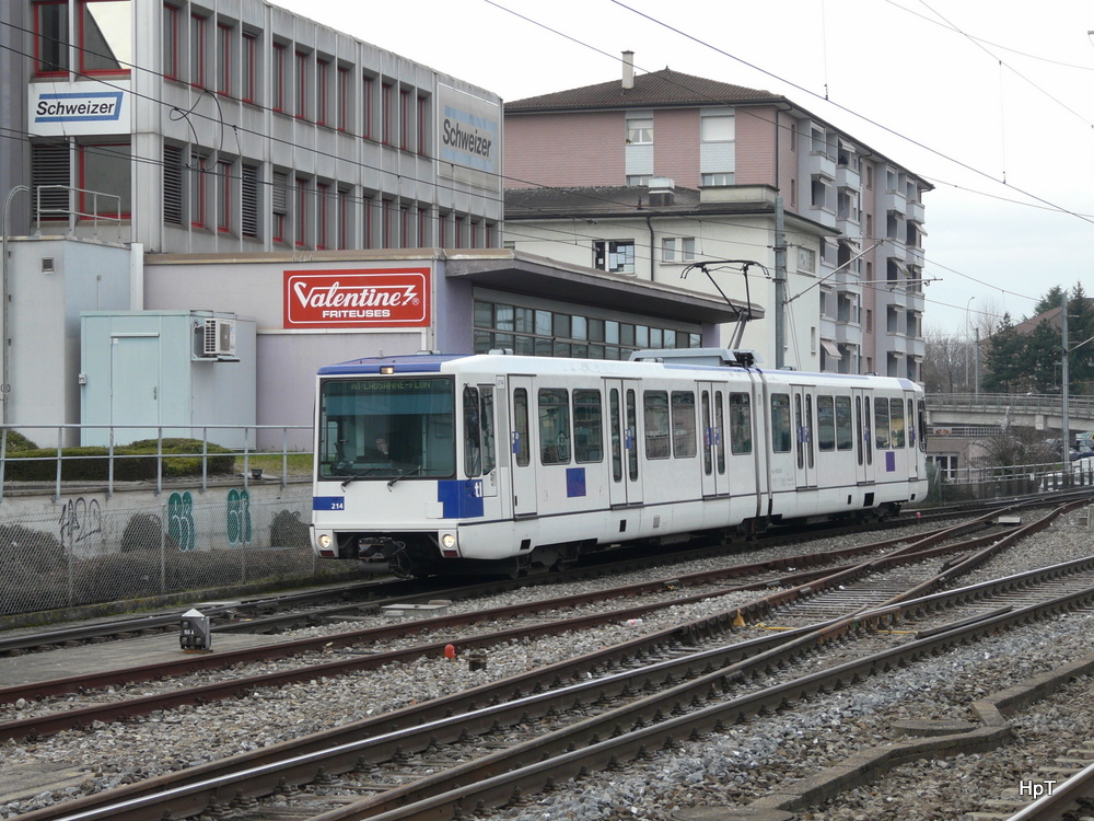 TLSO - Triebwagen Bem 4/8 558 214 bei der einfahrt in Renens am 11.01.2014