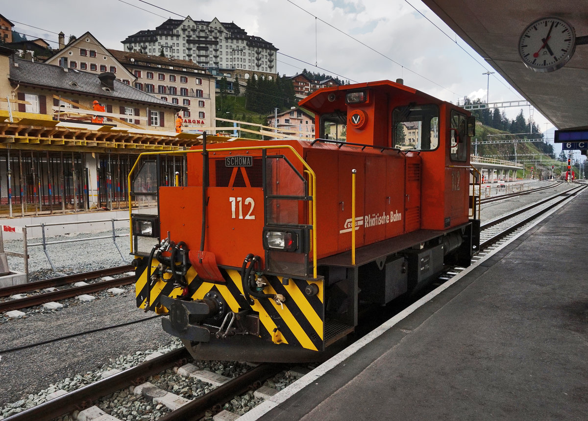 Tm 2/2 112 steht am 21.7.2016 im Bahnhof St. Moritz.
