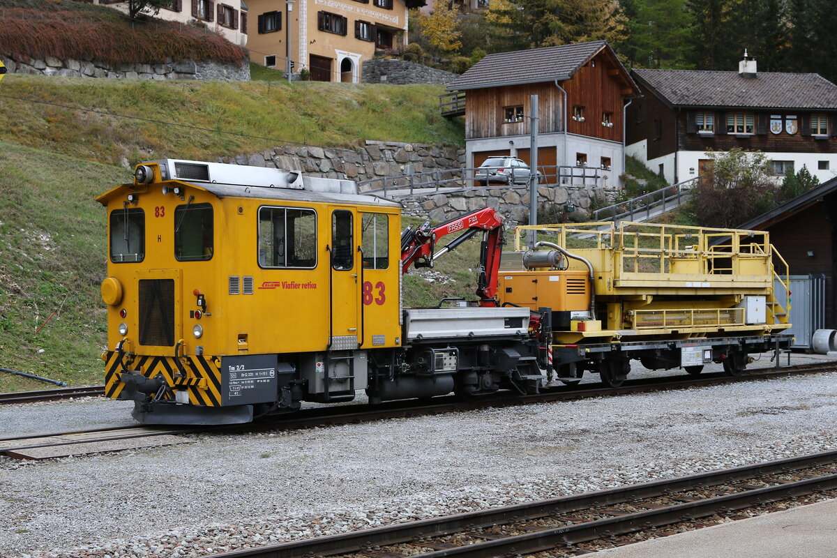 Tm 2/2 83 stand am 25. Oktober 021 im Bahnhof von Bergün.