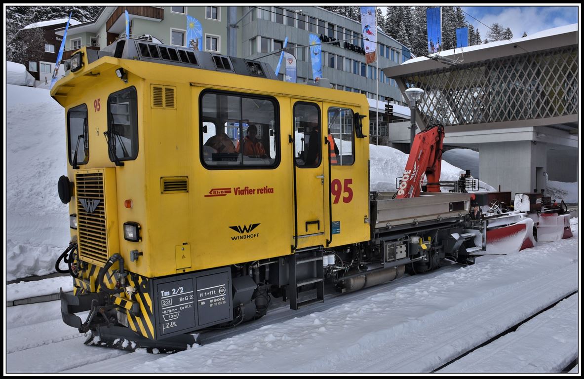 Tm 2/2 95 mit Spurpflug Xk9141 verlassen Chur Richtung Chur Sans. (18.03.2019)