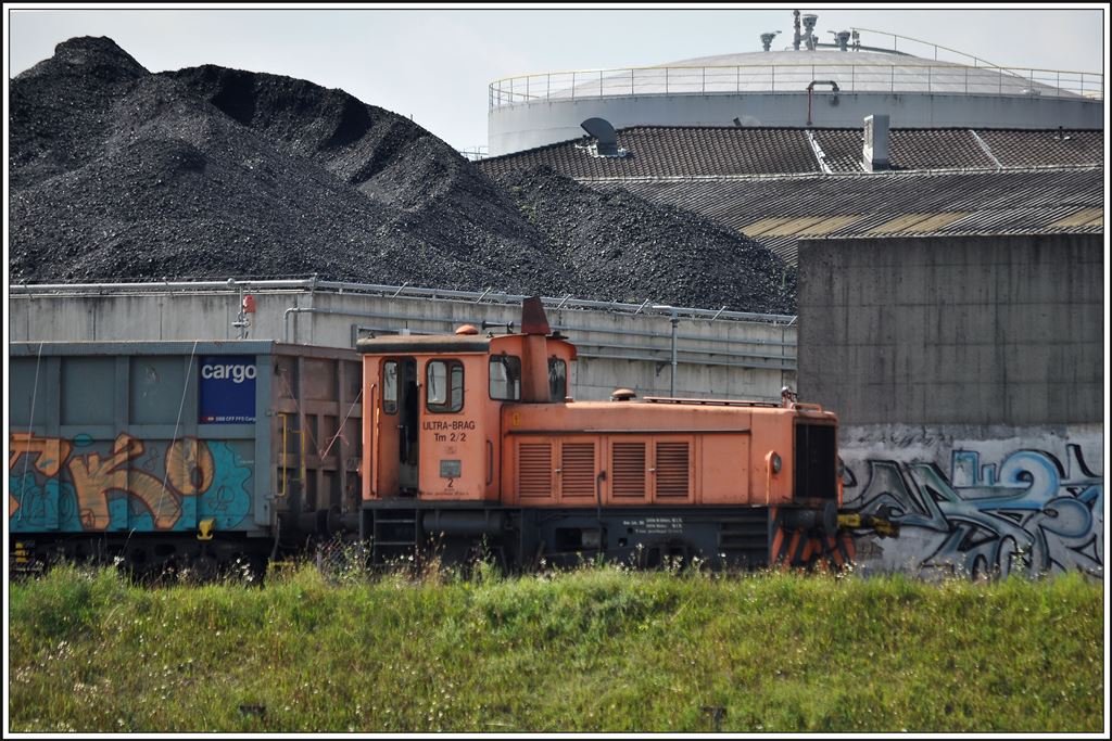 Tm 2/2 ULTRA-BRAG 2 in Birsfelden Hafen. (04.09.2014)