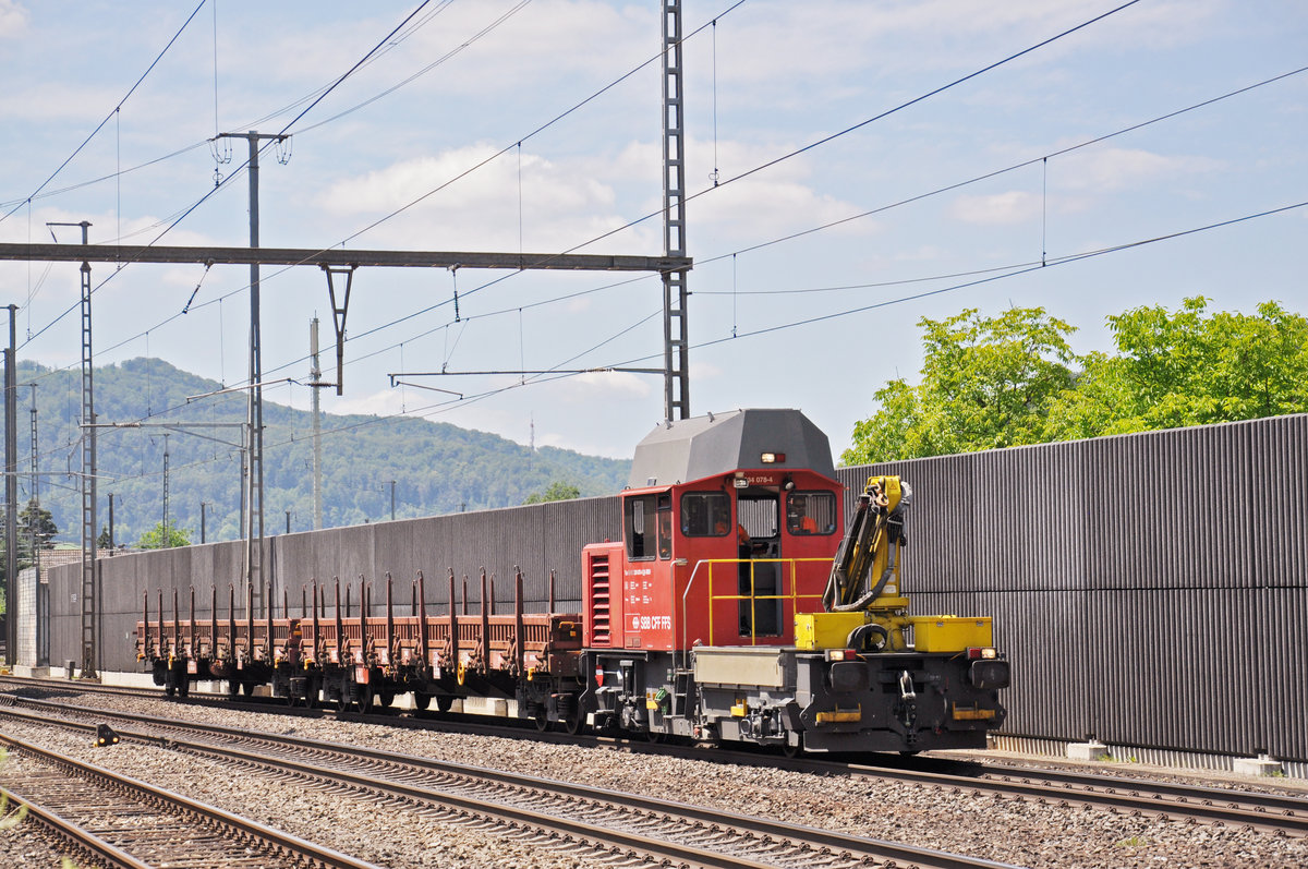 Tm 234 078-4, durchfährt den Bahnhof Gelterkinden. Die Aufnahme stammt vom 19.06.2018.