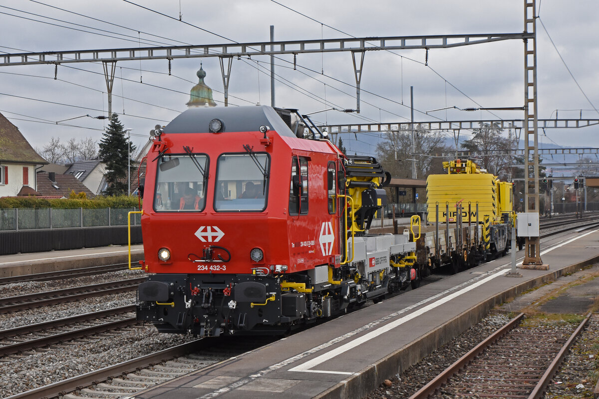 Tm 234 432-3 durchfährt den Bahnhof Rupperswil. Die Aufnahme stammt vom 04.02.2022.