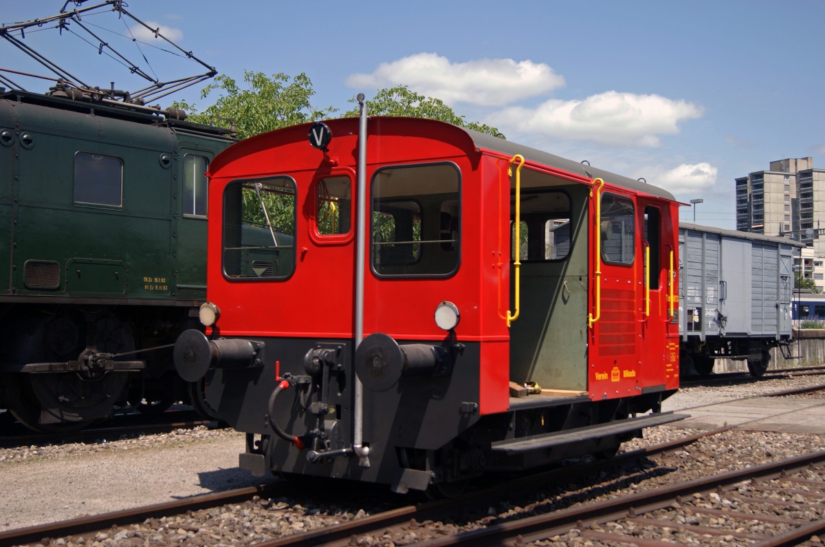 TM 813 am Drehschuppenfest in Brugg. Die Aufnahme stammt vom 17.06.2012.