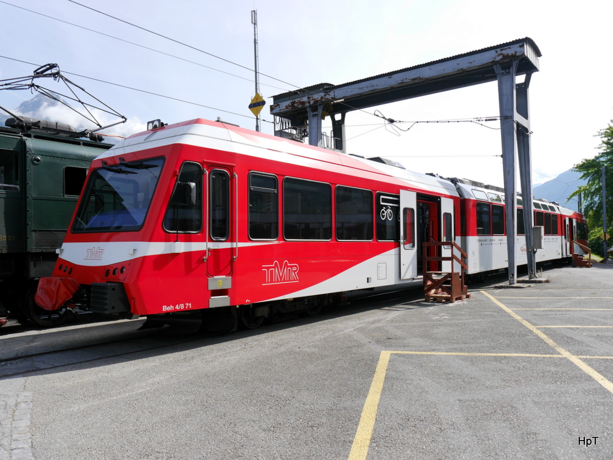 TMR / MC - Triebwagen Beh 4/8 71 im Bahnhofsareal von Martigny am 31.05.2015