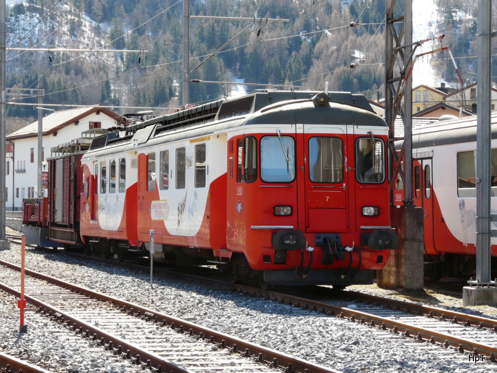 TMR / MO - Triebwagen ABDe 4/4 537 507-6 abgestellt im Bahnhofsareal in Orsiéres am 09.03.2014