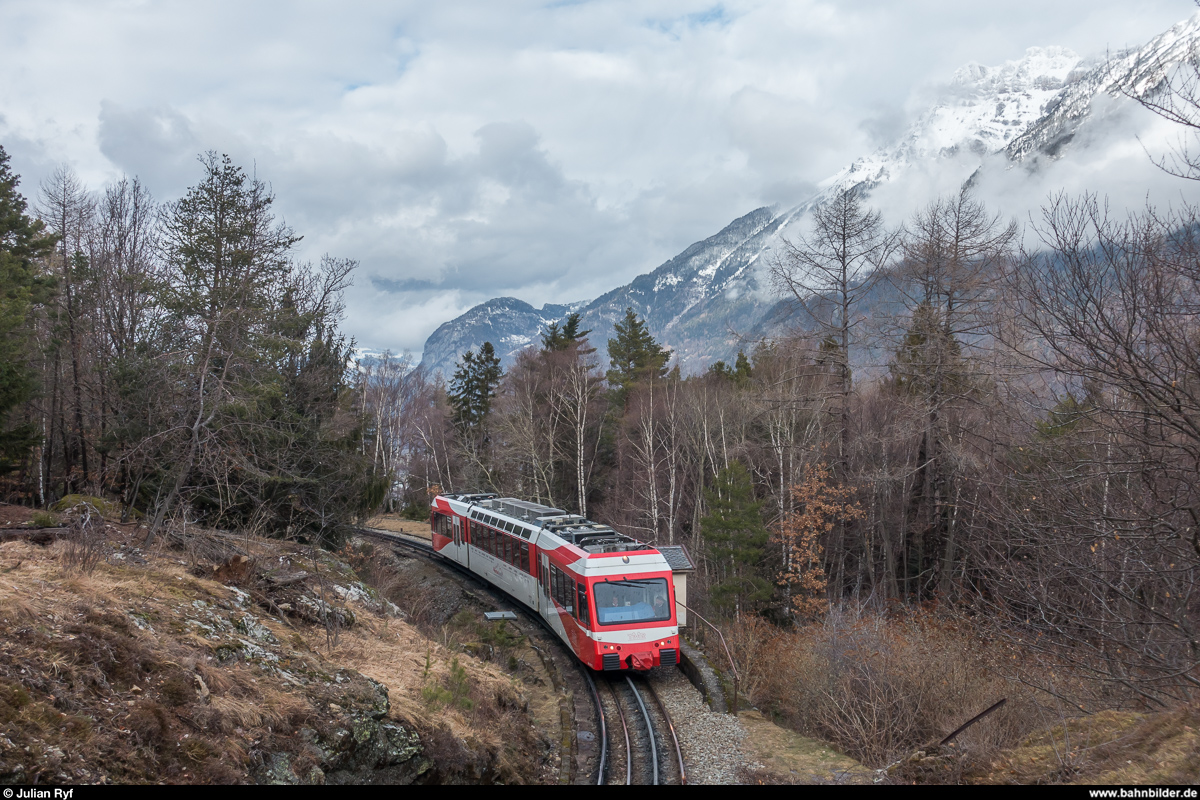 TMR Beh 4/8 72 am 19. Januar 2018 als Mont-Blanc-Express Martigny - Vallorcine zwischen Vernayaz und Salvan.