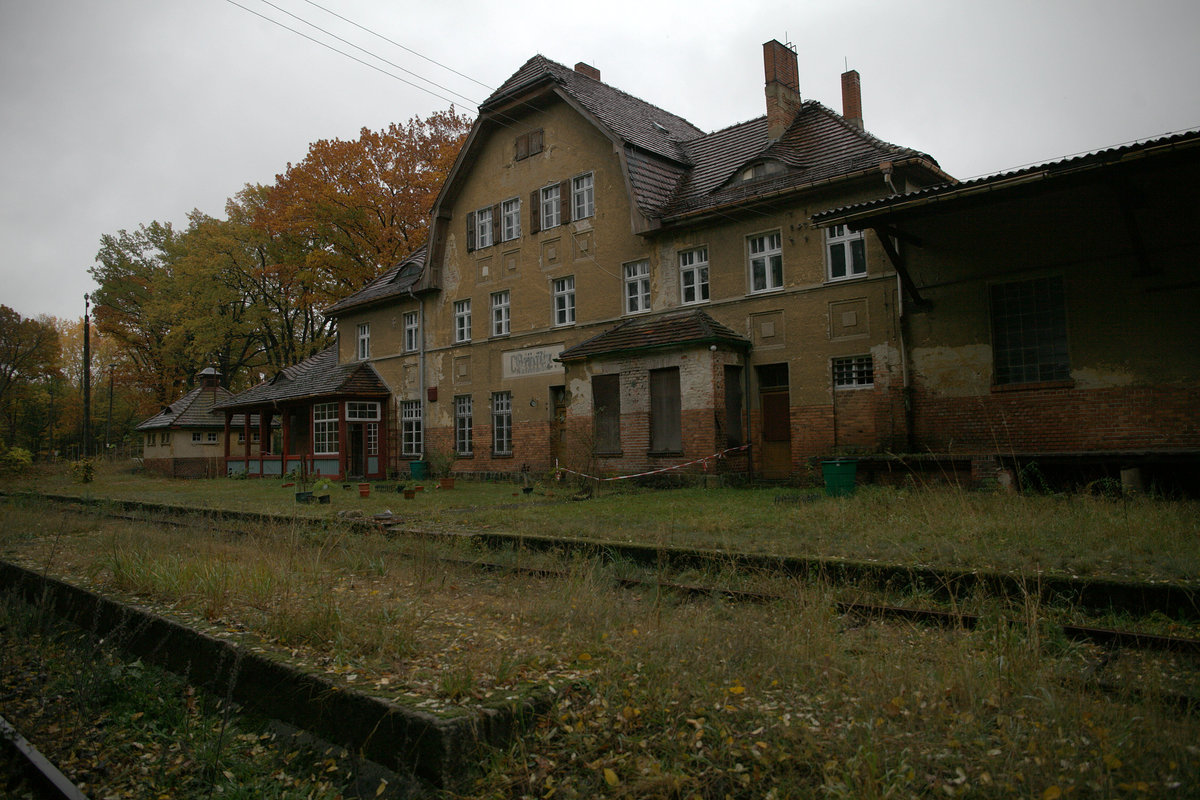 Töpfergemeinde Crinitz, das EG an der stillgelegten Strecke Luckau-Finsterwalde.
2020 Lost places ?  2019 gab es noch eine Veranstaltung. 28.10.2020 11:28 Uhr.
