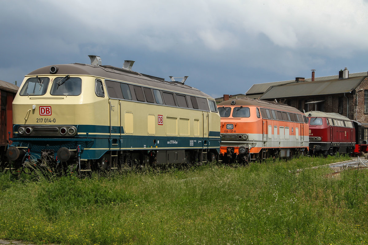 Tolles line up der alten Dieselloks,  217 014 +  218 137 +  216 067 in Koblenz-Lützel am 4.6.16.