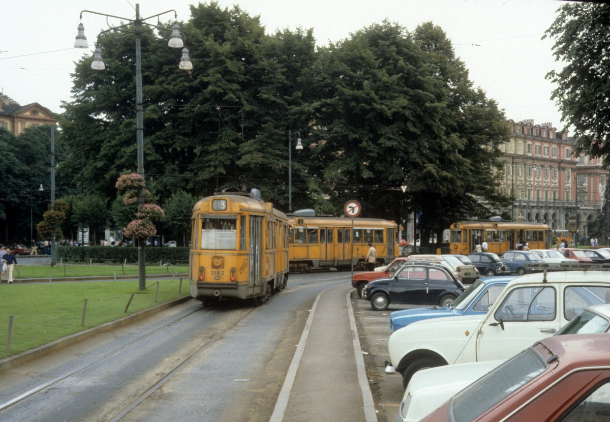 Torino / Turin ATM SL 3 (Tw 3162) Piazza Statuto am 5. Juni 1981.