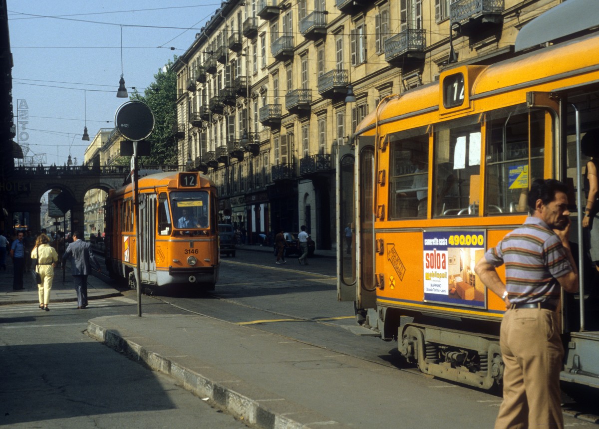 Torino / Turin ATM SL 12 (Tw 3146) Piazza Paleo im August 1984.