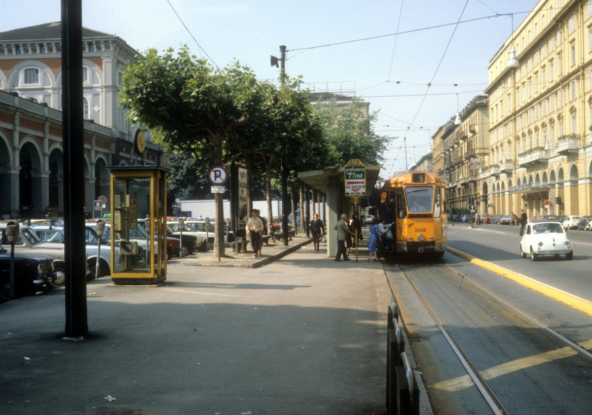 Torino / Turin ATM SL 9 (GTw 2838) Stazione di Torino Porta Nuova am 5. Juli 1981.