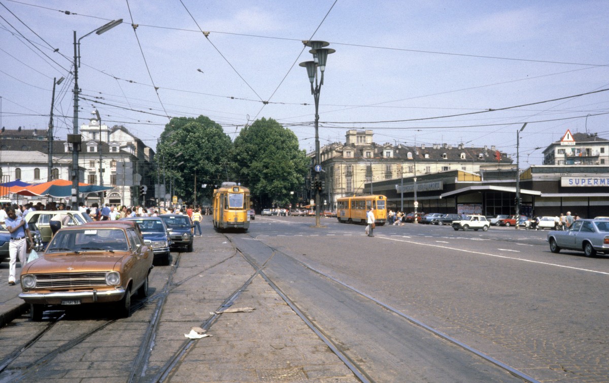 Torino / Turin ATM SL 16 (Tw 3173) Piazza della Repubblica am 5. Juli 1981.