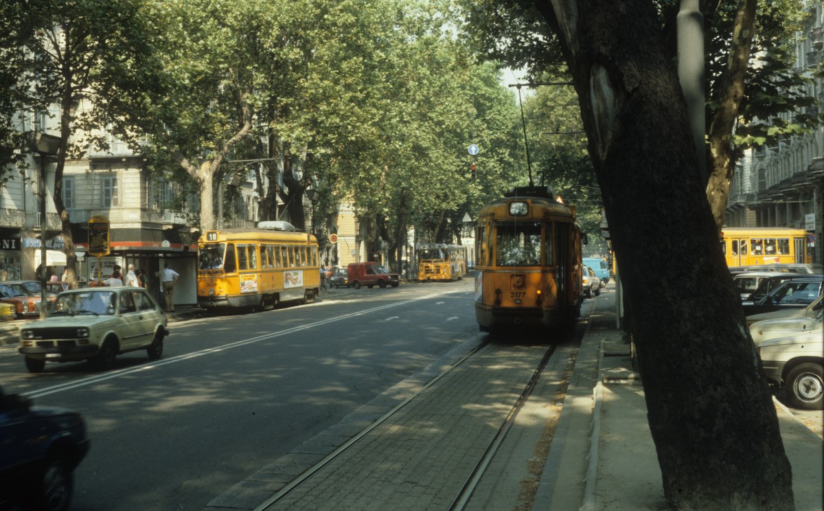 Torino / Turin ATM SL 18 (Tw 3229 / Tw 3177) Corso Vittorio Emanuele II im August 1984.