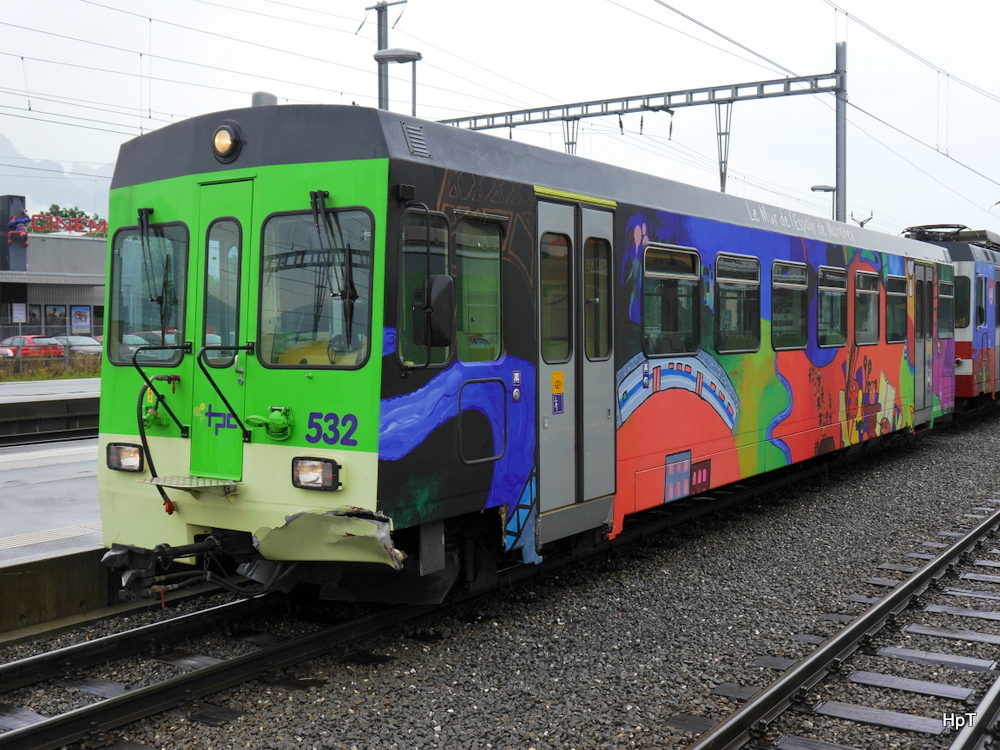 tpc / AOMC - Steuerwagen Bt 532 im Bahnhofsareal in Aigle am 20.07.2014