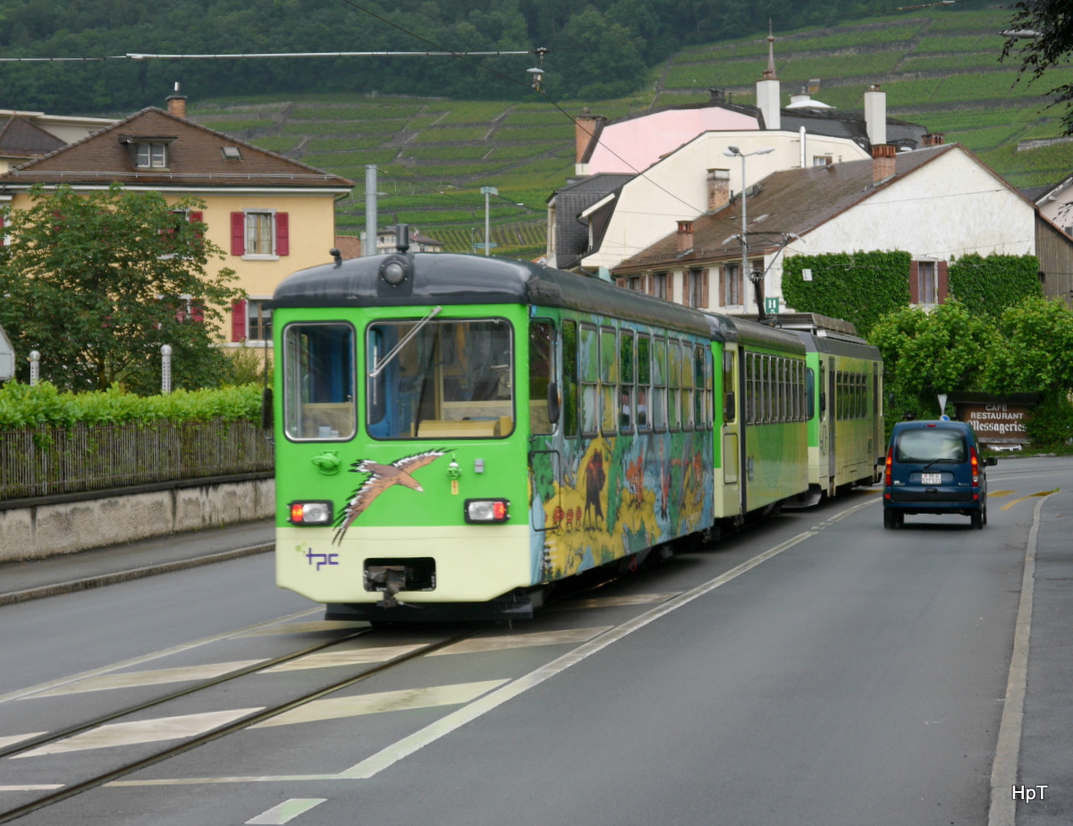 tpc / ASD - Nachschuss eines Extrazuges mit dem Salonsteuerwagen Arst 433 am Schluss unterwegs in Aigle am 19.06.2016