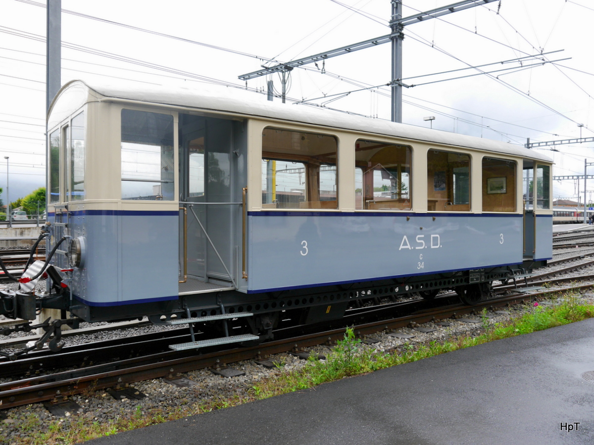 tpc / ASD - Oldtimer Personenwagen C 34 im Bahnhofsareal in Aigle am 19.06.2016