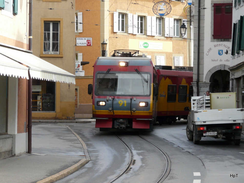 tpc / BVB - Zahnradtriebwagen Beh 4/8 91 in den Strassen von Bex am 16.10.2013